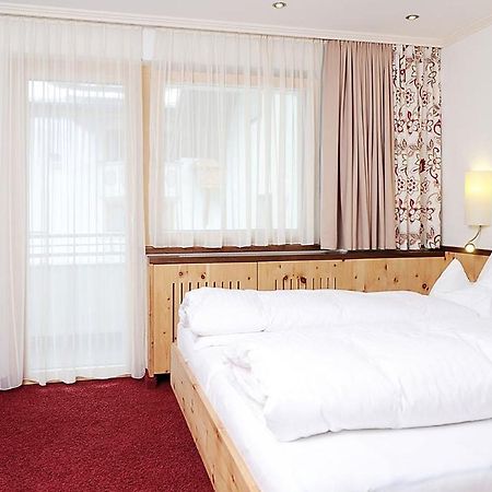 Hotel Kristall B&B Ischgl Extérieur photo