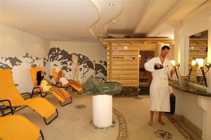 Hotel Kristall B&B Ischgl Extérieur photo